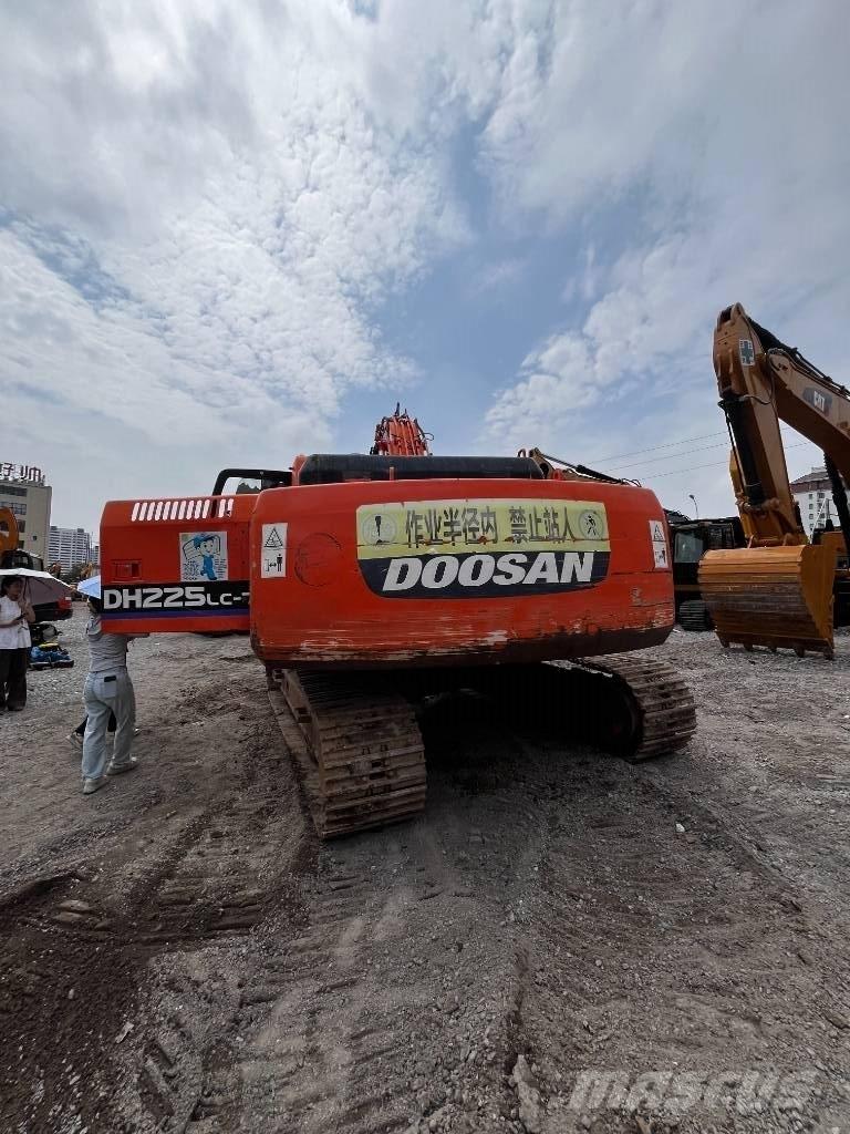 Doosan DH 225 LC-7 대형 굴삭기 29톤 이상