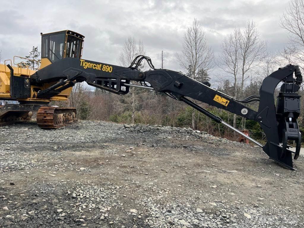 Tigercat 890 목재스키더