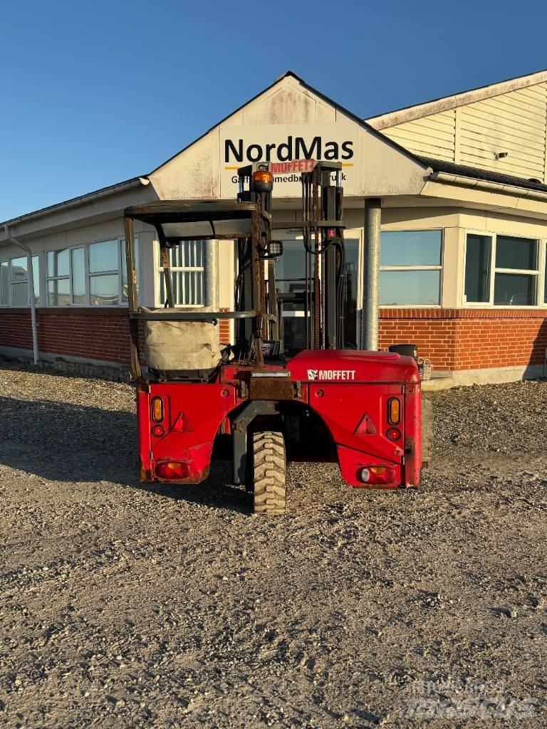 Moffett M4 25.3 디젤 지게차