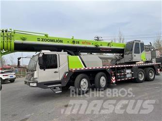Zoomlion QY70V A/T 크레인