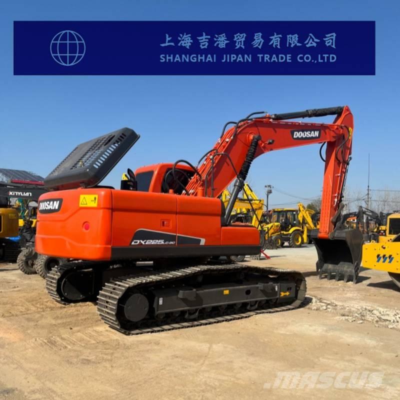 Doosan DX 225 대형 굴삭기 29톤 이상