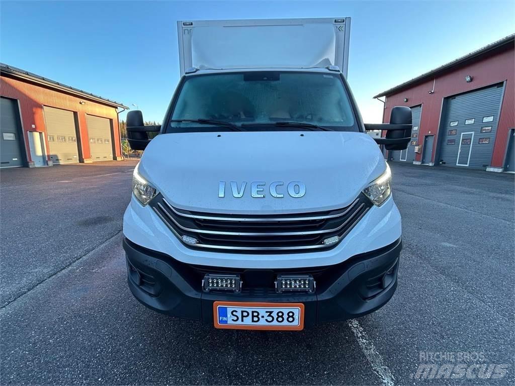 Iveco Daily 패널 화물차