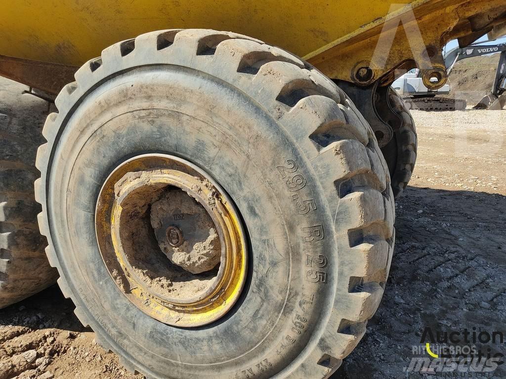 Komatsu HM400 연결식 홀러