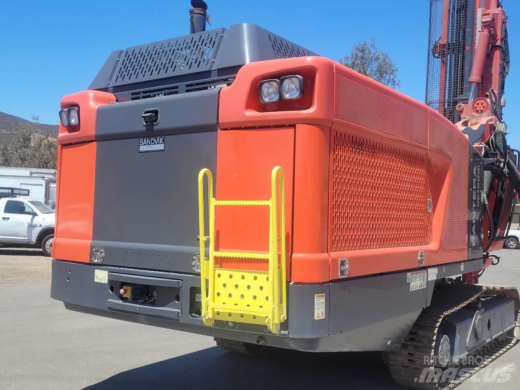 Tamrock PANTERA 1500 도로 굴착기