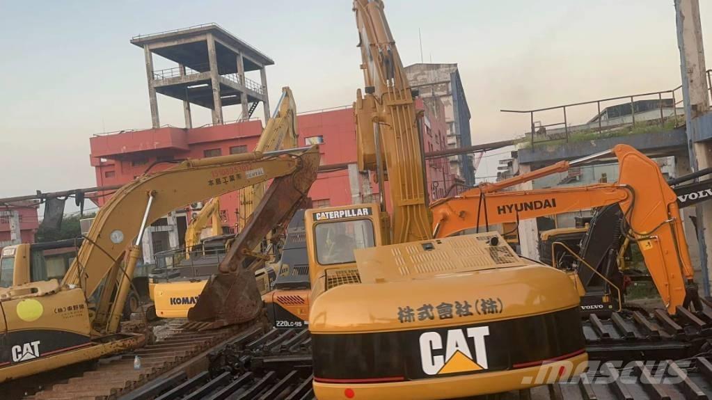 CAT 320 C 수륙양용 굴삭기