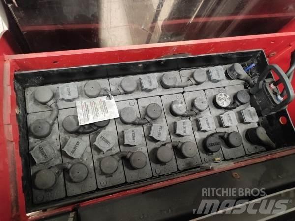 Manitou ES616 AC 보행식 리치 지게차