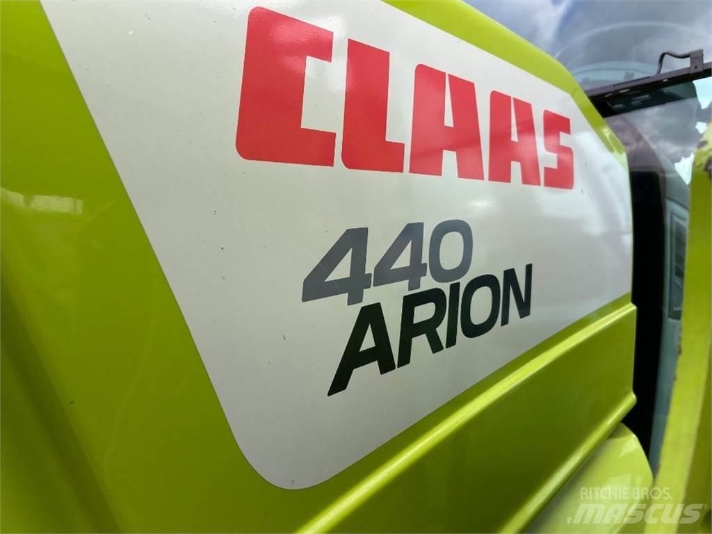 CLAAS Arion 440 트랙터