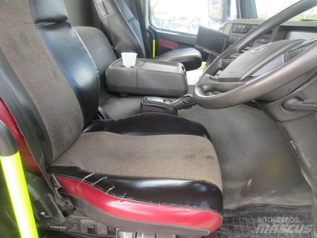 Volvo FM 370 플랫베드/윈치 트럭
