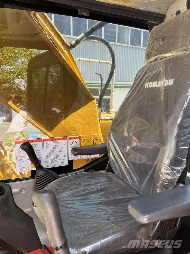 Komatsu PC 200 8N 대형 굴삭기 29톤 이상