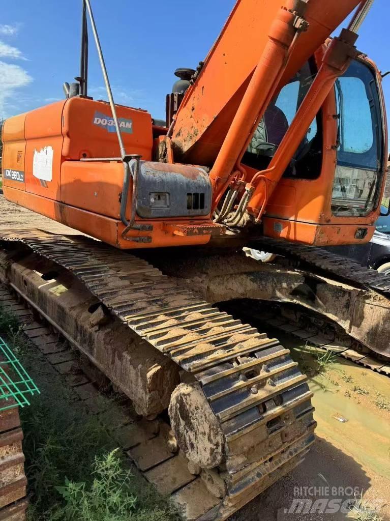 Doosan DX 260LC 대형 굴삭기 29톤 이상