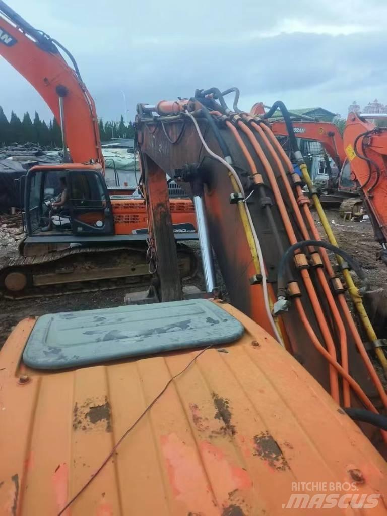 Doosan DX 260LC 대형 굴삭기 29톤 이상
