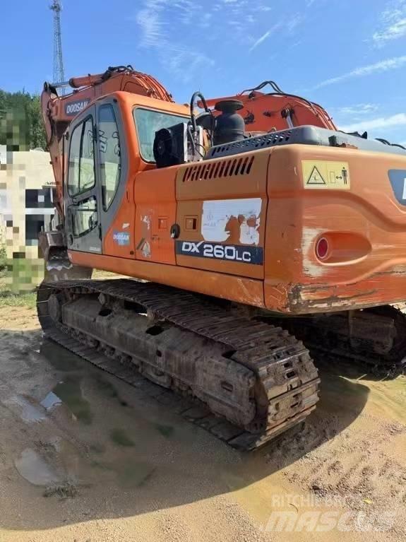 Doosan DX 260LC 대형 굴삭기 29톤 이상
