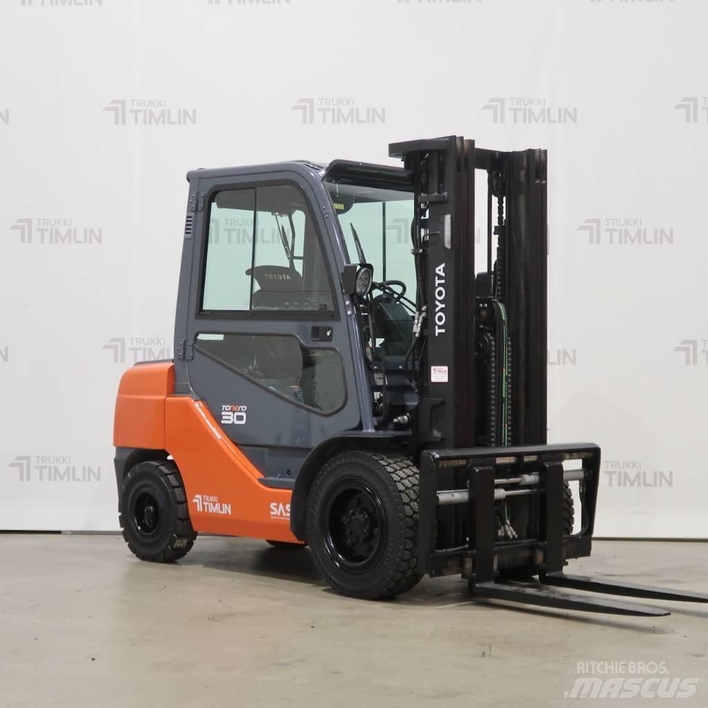 Toyota 02-8FDF30 디젤 지게차