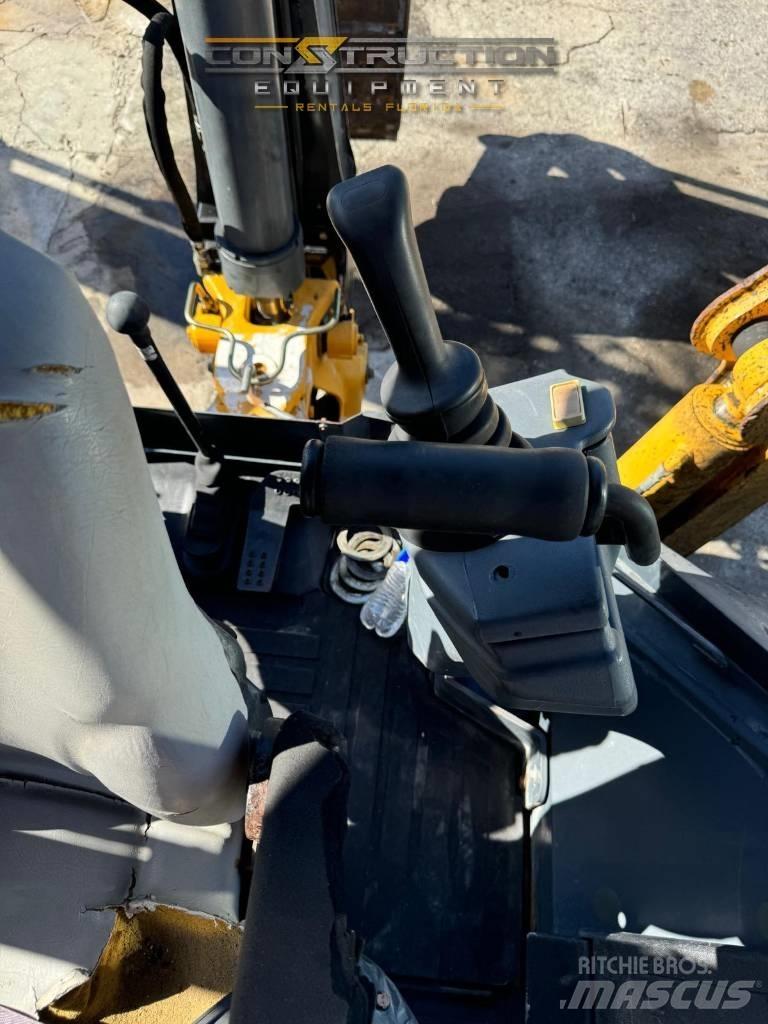 DEERE 310SK 백호로더