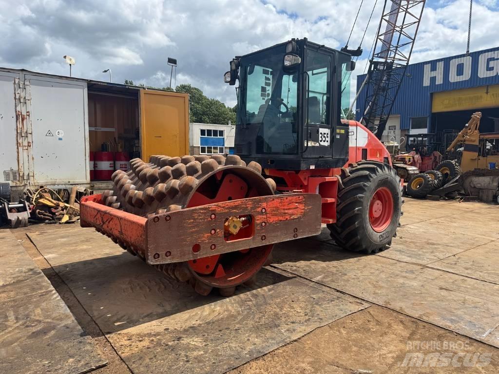 CAT CP 533 E 싱글 드럼 롤러