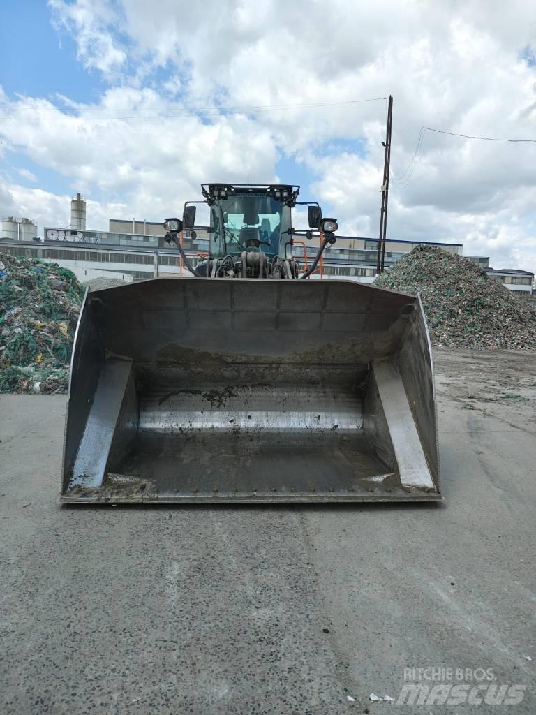 Doosan DL 320-7  휠로우더