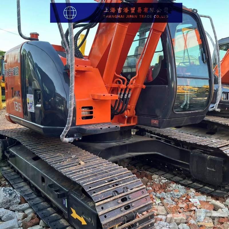 Hitachi ZX 135 대형 굴삭기 29톤 이상