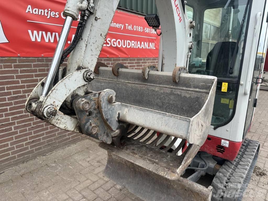 Takeuchi TB216 소형 굴삭기 7톤 미만