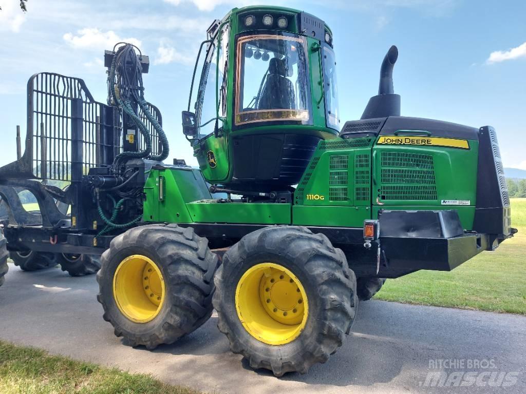 John Deere 1110G 원목 포워더