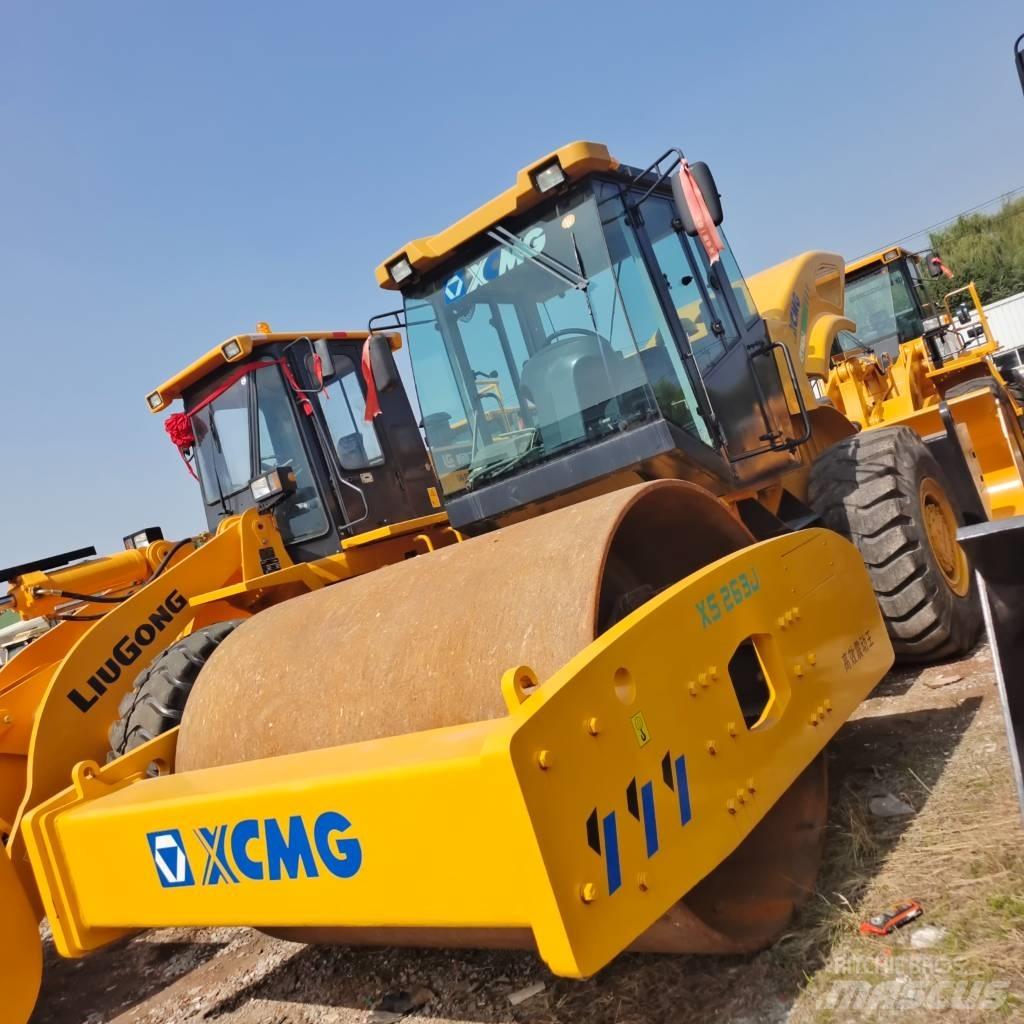 XCMG XS263J 싱글 드럼 롤러
