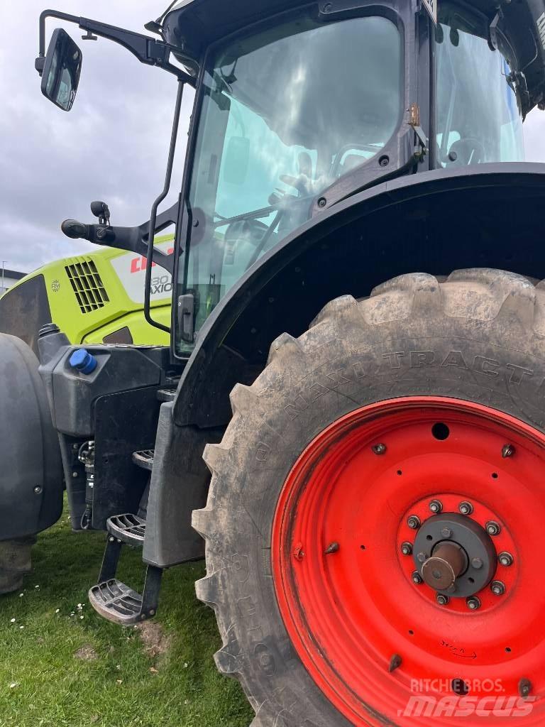 CLAAS AXION 830 CIS+ 트랙터