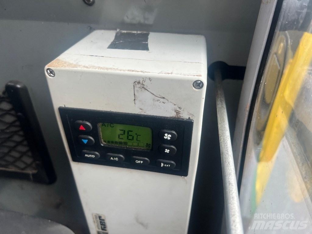 Wacker Neuson 14504 대형 굴삭기 29톤 이상