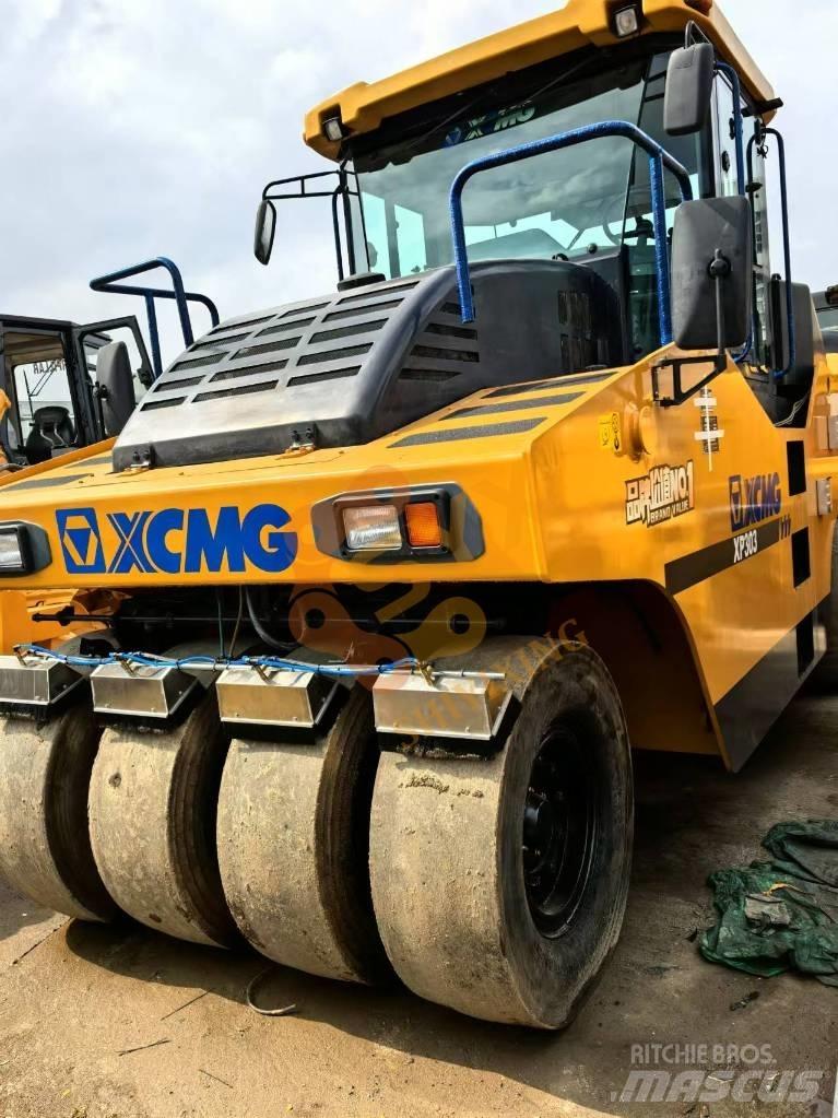 XCMG XP 303 콤비 롤러