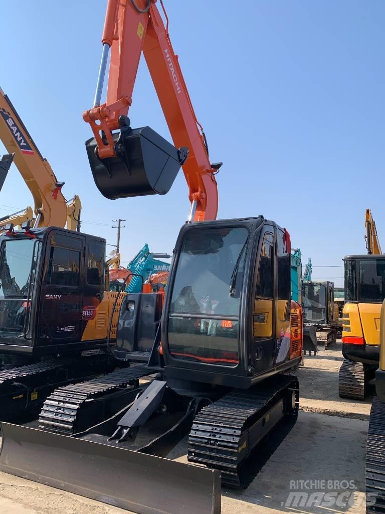 Hitachi ZX 70 소형 굴삭기 7톤 미만
