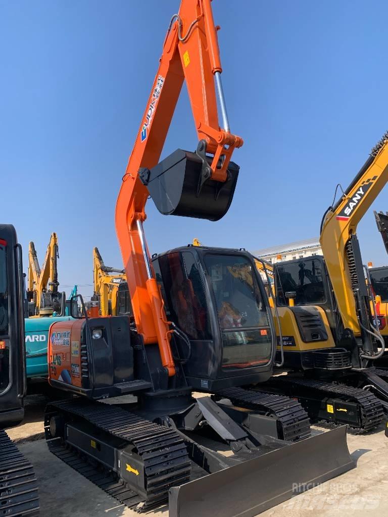 Hitachi ZX 70 소형 굴삭기 7톤 미만