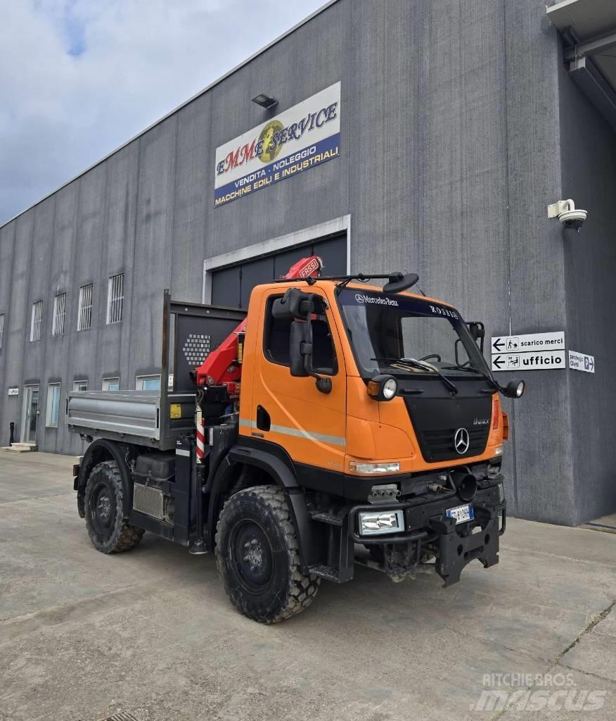 Unimog U20 티퍼 밴
