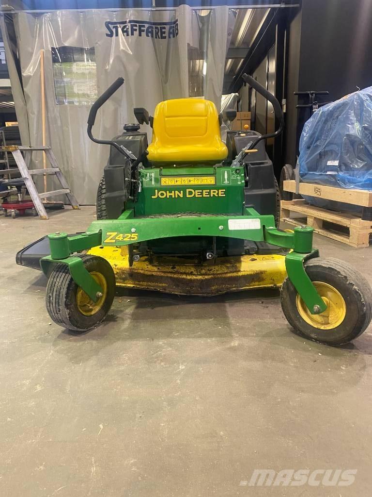 John Deere Z 425 탑승형 잔디깎기