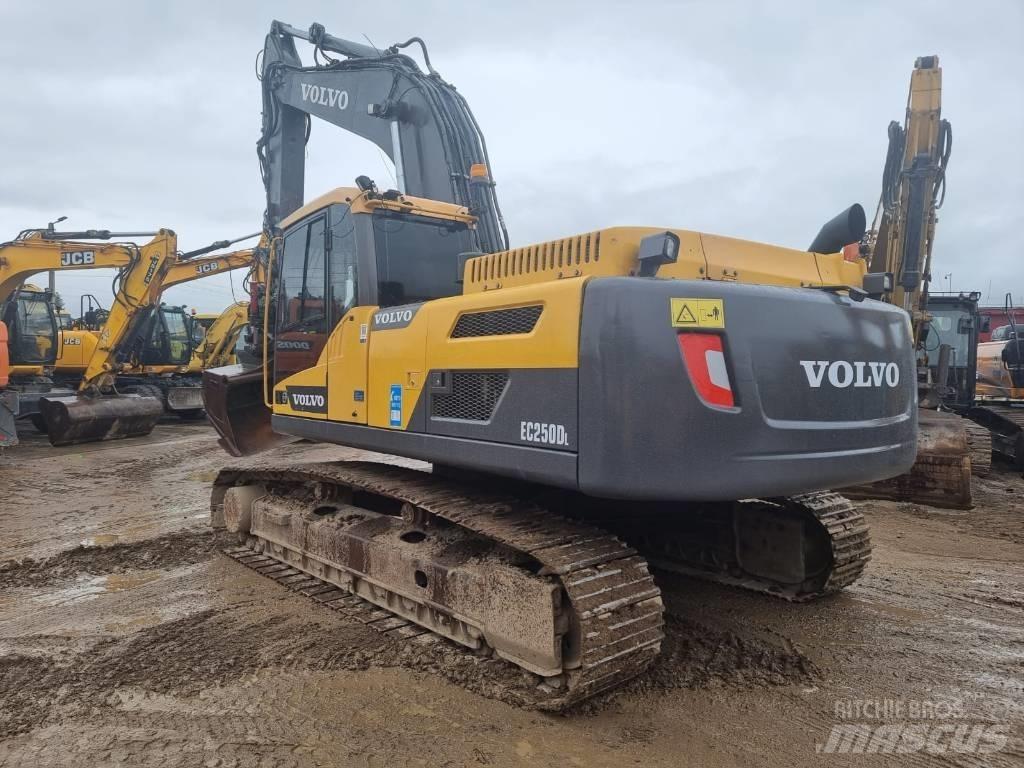 Volvo EC 250 D L 대형 굴삭기 29톤 이상