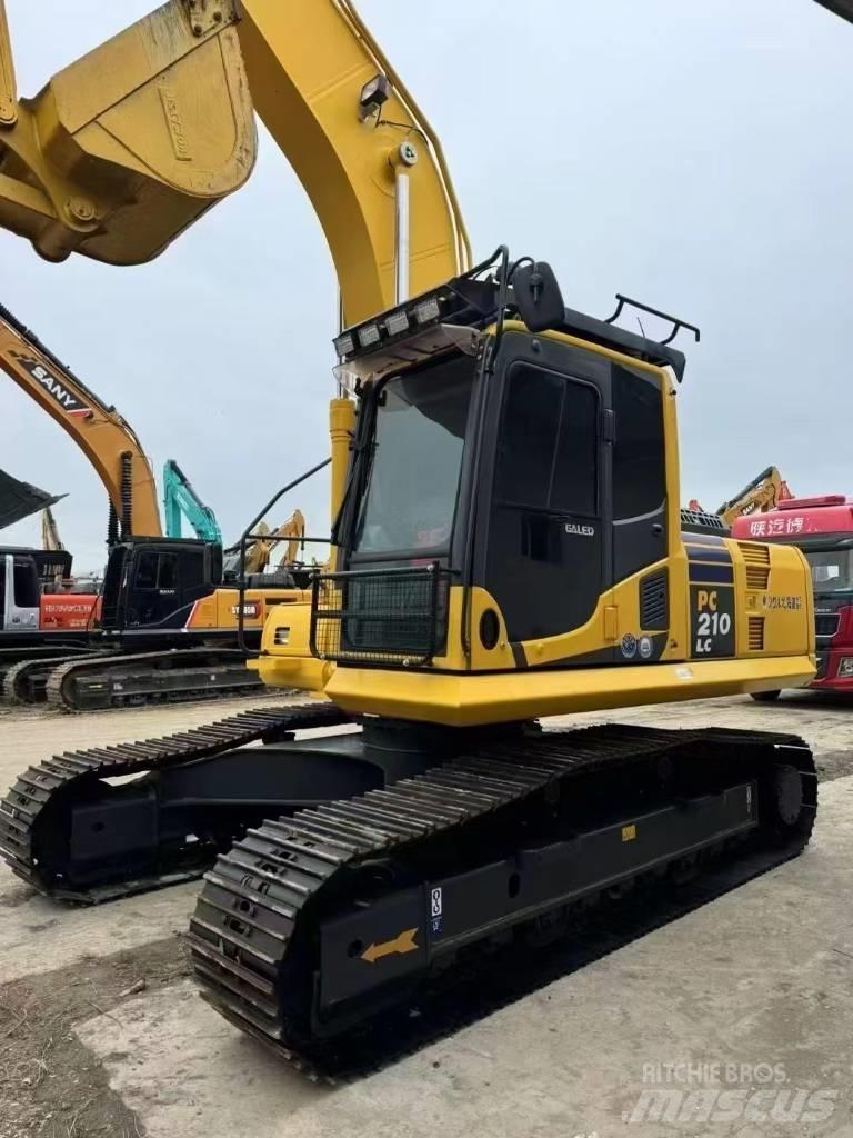 Komatsu 210LC-8 대형 굴삭기 29톤 이상