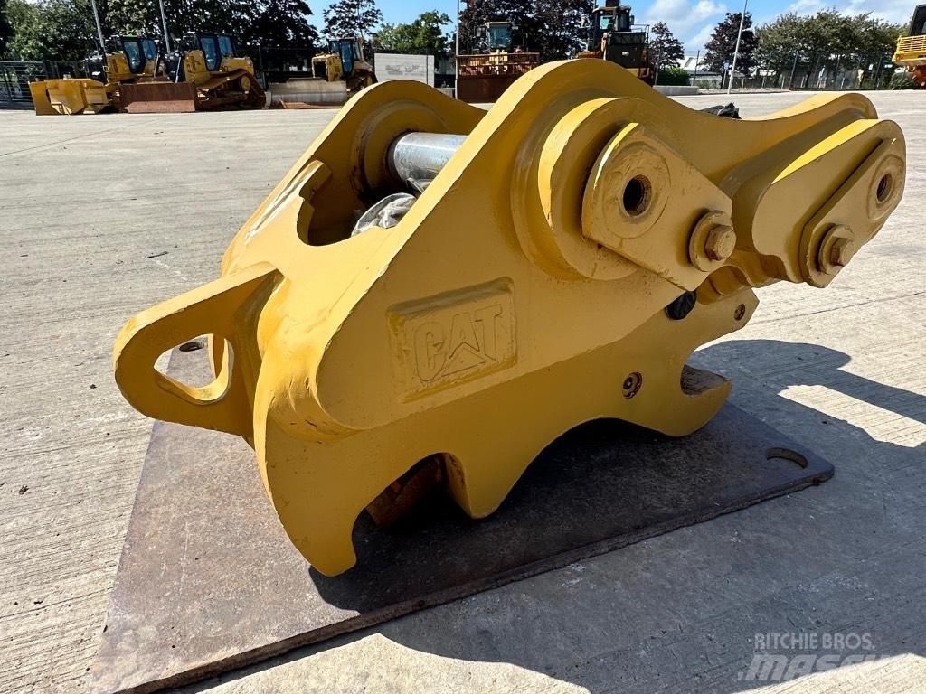 CAT 320 퀵 커넥터