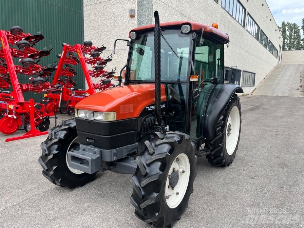 New Holland TN 55 D 트랙터