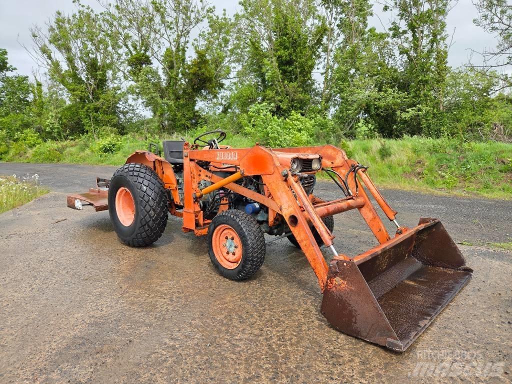 Kubota L 235 소형 트랙터