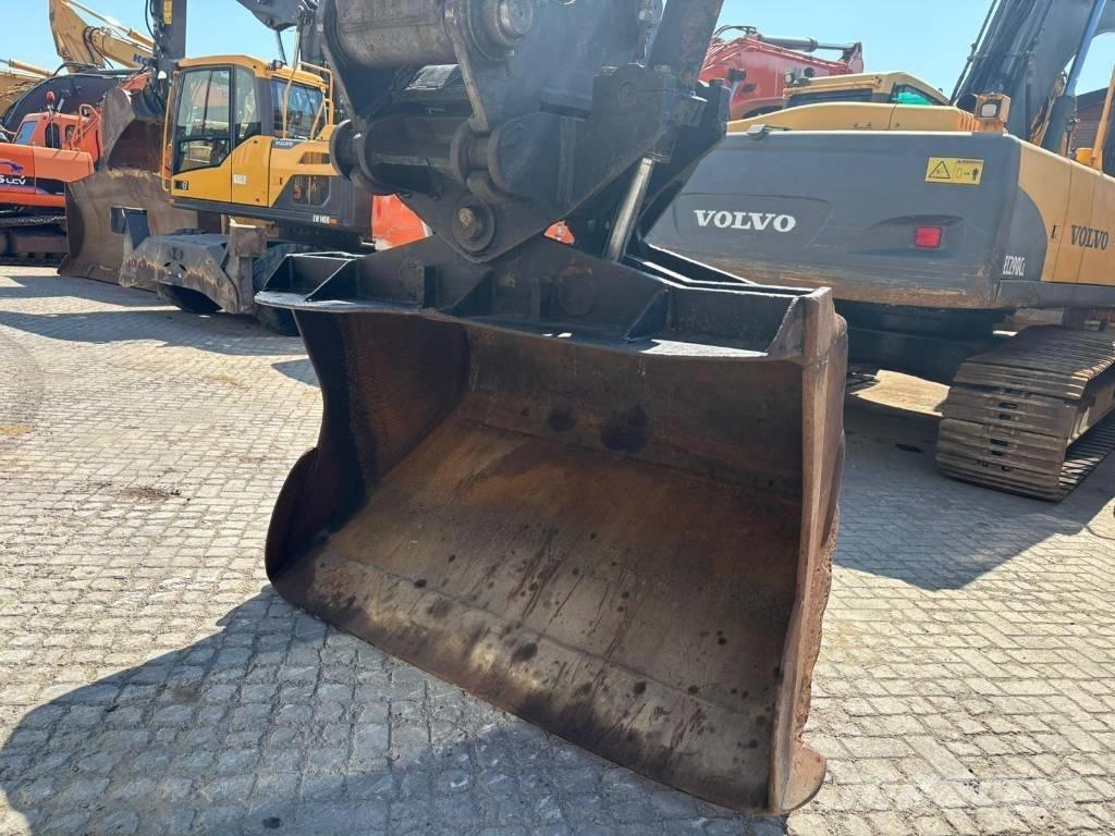 Volvo EC 240 C L 대형 굴삭기 29톤 이상