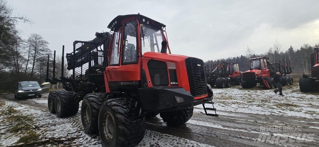 Komatsu 835 원목 포워더