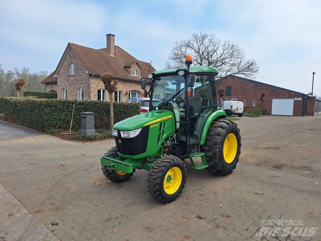 John Deere 4049R 소형 트랙터