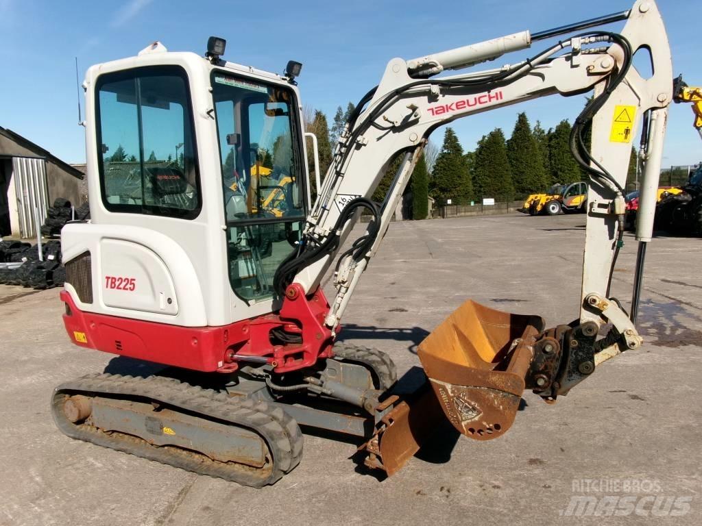 Takeuchi TB 225 소형 굴삭기 7톤 미만