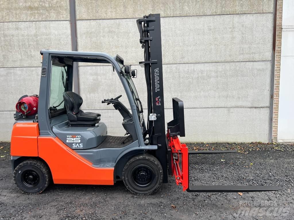 Toyota 02-8 FGF 25 LPG 지게차
