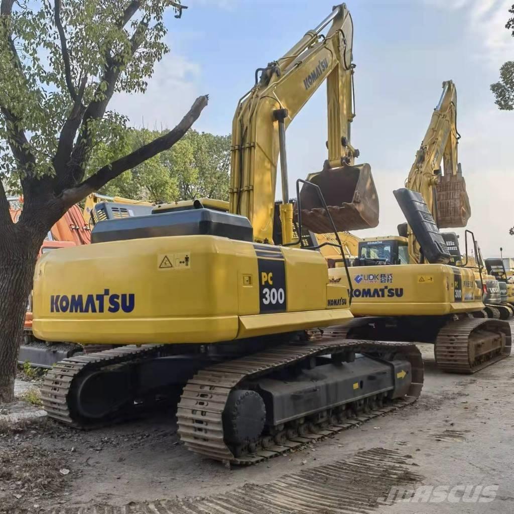 Komatsu PC 300 대형 굴삭기 29톤 이상