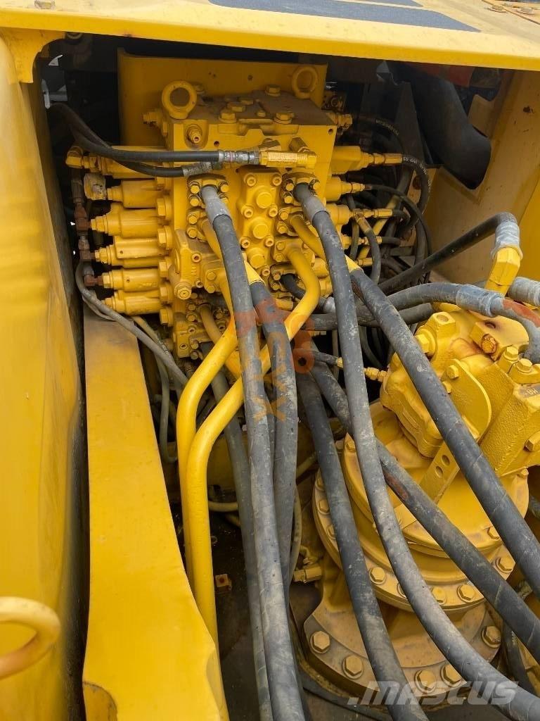 Komatsu PC 270 대형 굴삭기 29톤 이상