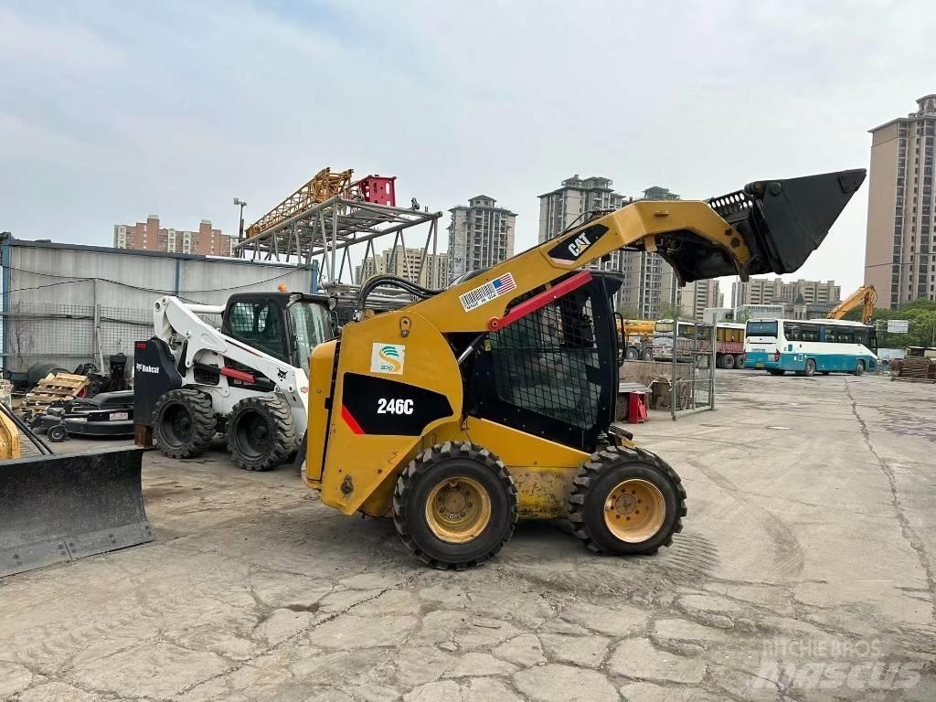 CAT 246 C  스키드로더