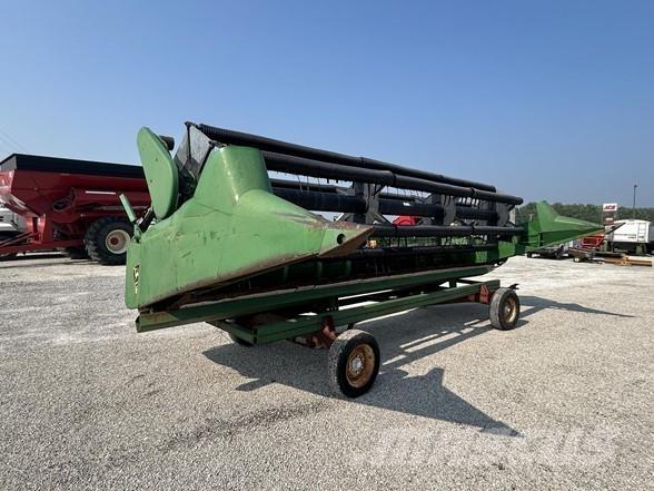 John Deere 220 콤바인 헤드