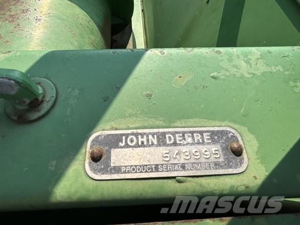 John Deere 220 콤바인 헤드