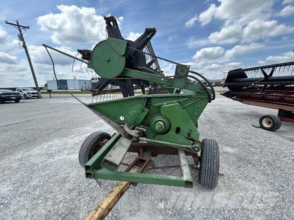 John Deere 220 콤바인 헤드