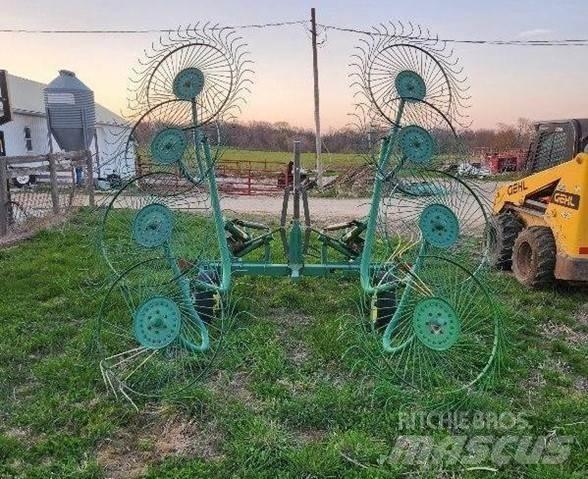 John Deere 702 갈퀴 및 테더