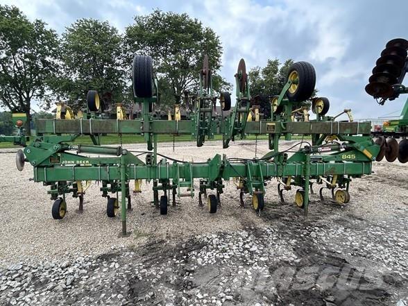 John Deere 845 줄뿌림 작물 경운기