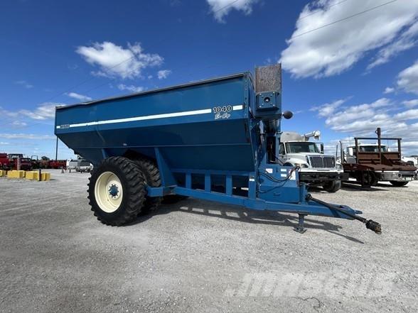 Kinze 1040 곡물용 카트